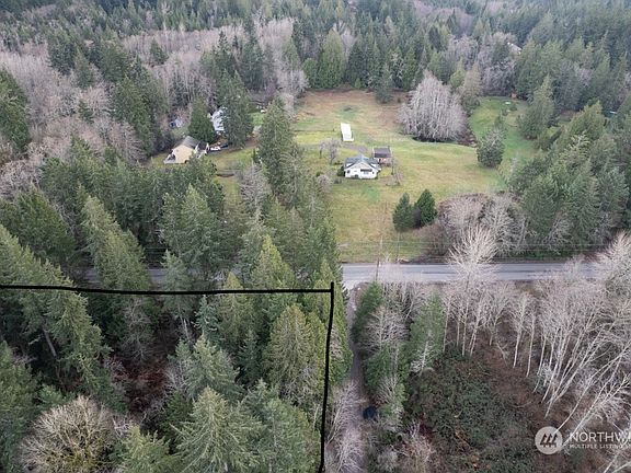 Looking towards Sedgwick Rd near the NW Corner.>