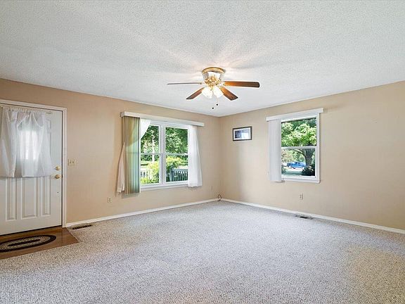 2nd image of 4 Woodmere Dr