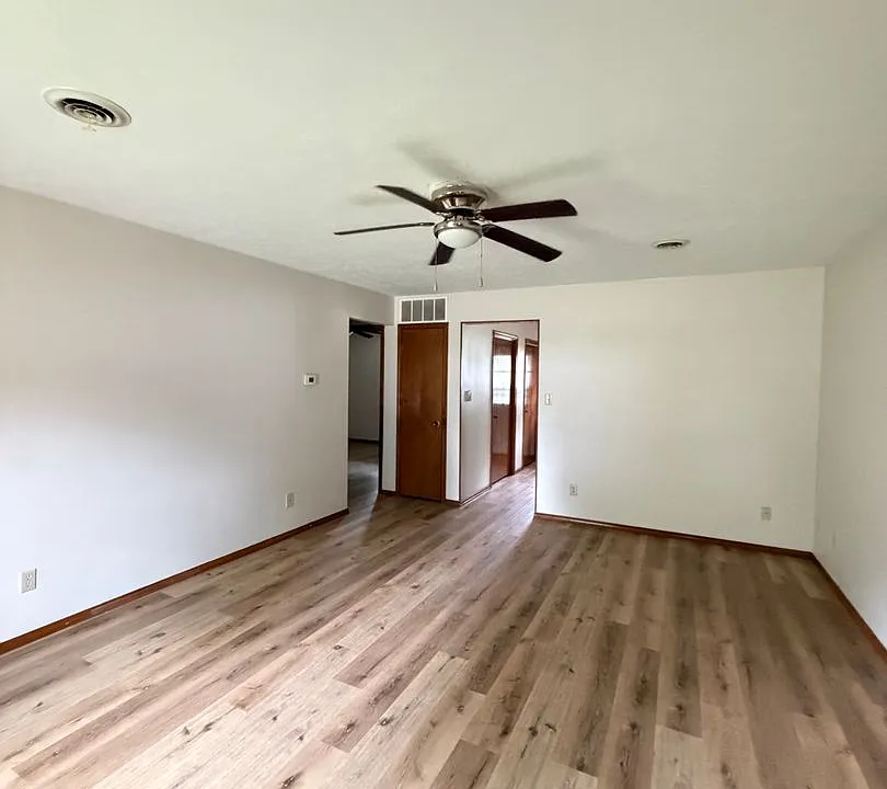 2110-2112 Illinois Ave