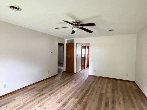 2110-2112 Illinois Ave