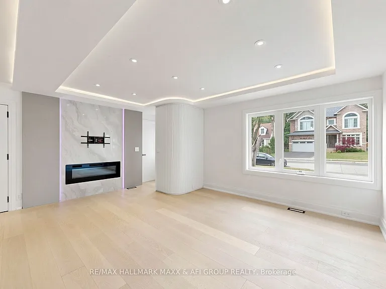 103 Ruggles Ave — Photo 6