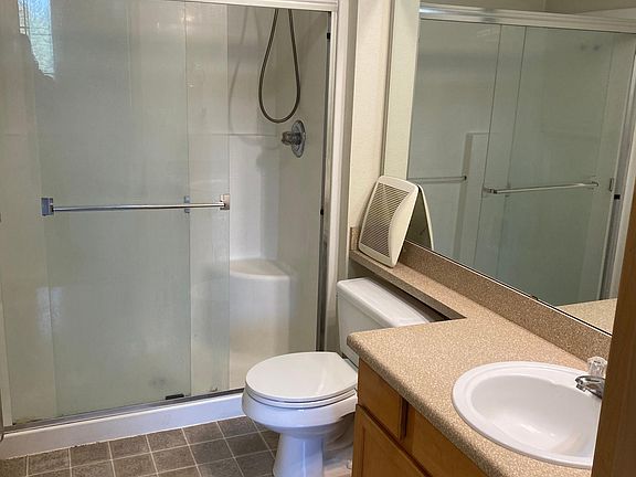4th image of 10113 186th St Unit 253