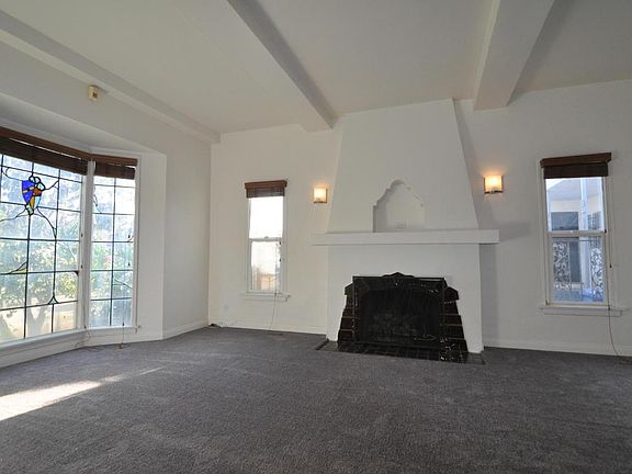 5th image of 1063 W 81st St