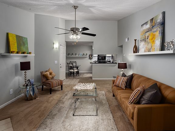 2nd image of 500 Harbor Pointe Pkwy #2011