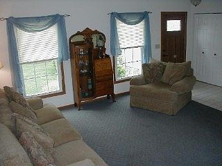 5th image of 66 Burgess Dr