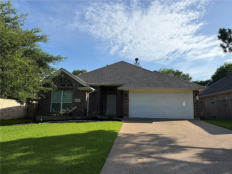 4216 Camber Ct — Photo 2