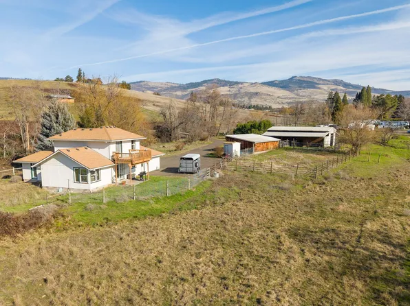 96 W Valley View Rd, Ashland, OR 97520