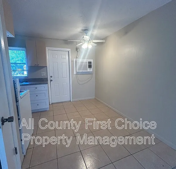 1530 Carmel Ave #2 — Photo 2