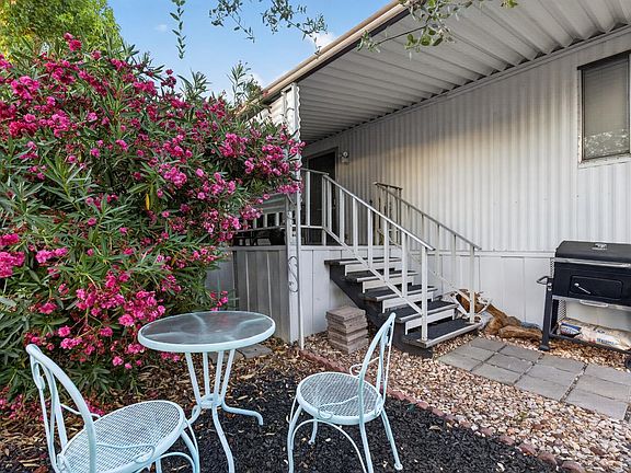 2nd image of 4197 Oakridge St #140