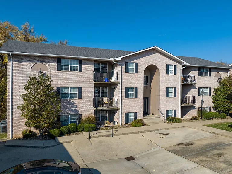 2956 Auburn Rd — Photo 1