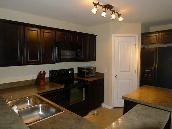 5th image of 284 Killian Way #284