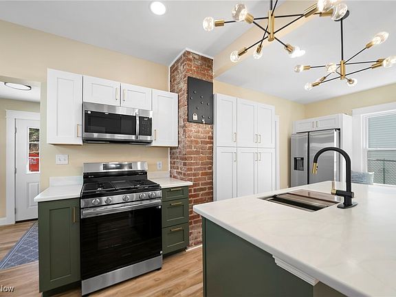 3rd image of 444 S Union Ave