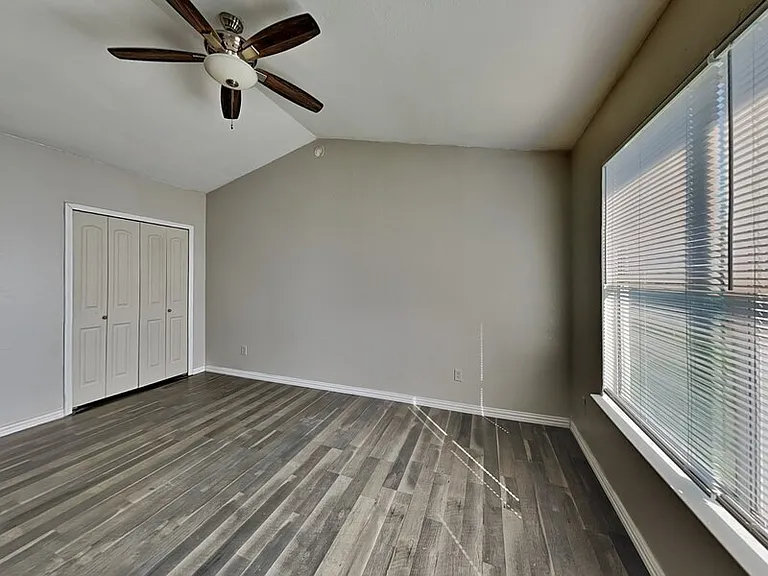 1621 Scottsdale Dr — Photo 8