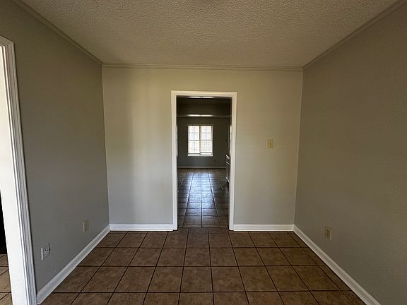 5th image of 5070 Barkshire Dr