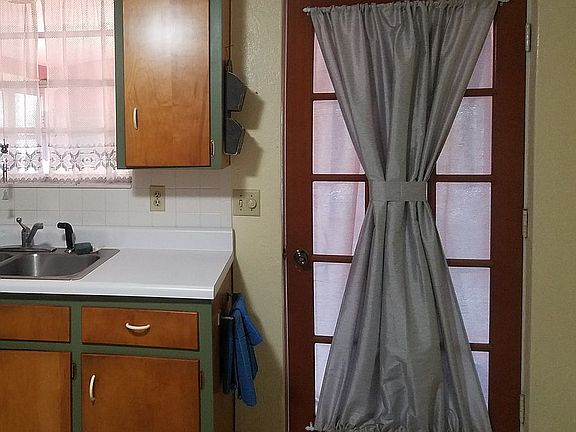 kitchen lockoff to apt