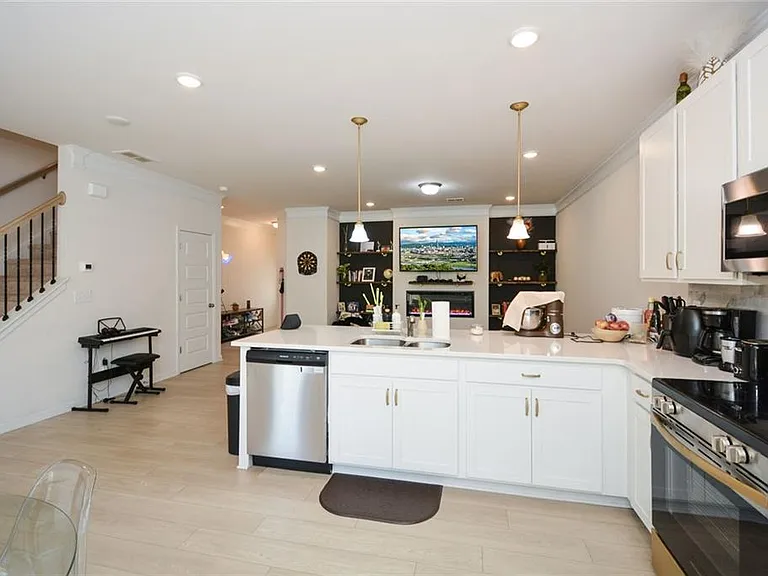 2610 Ravencliff Dr — Photo 14