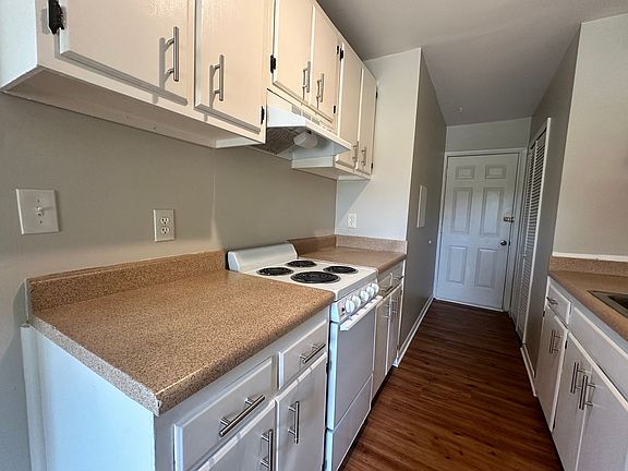 2nd image of 7564 Bellehaven Dr