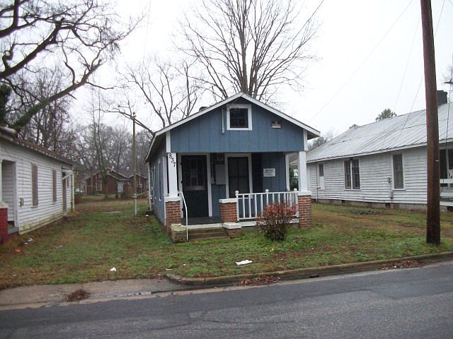 1st image of 837 Gay St