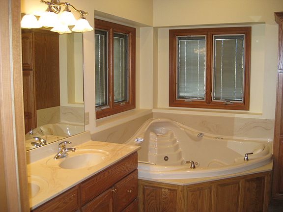 2nd image of 8331 Shawnee Forest Dr