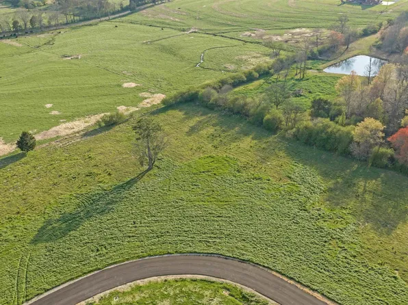 15 Garrett St, Rainsville, AL 35986