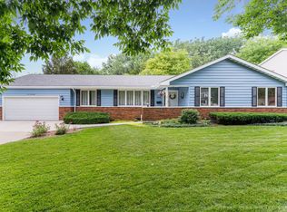 448 W Hillcrest Dr, Dekalb, IL 60115
