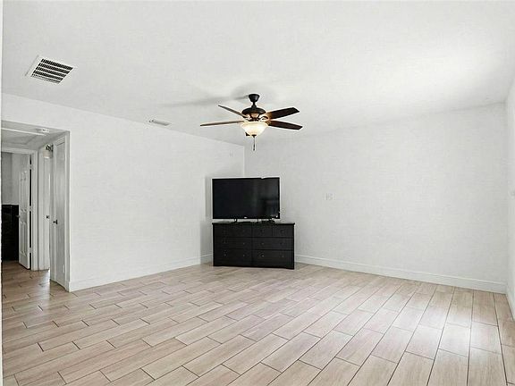 5th image of 2521 W CREST AVENUE
