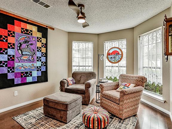 3rd image of 2101 Barton Springs Dr