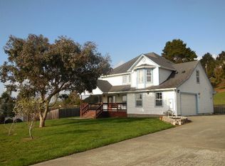 3636 Sunset View Dr, Fortuna, CA 95540