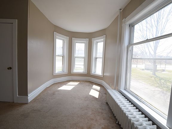 5th image of 1616 S Riverfront Dr #1