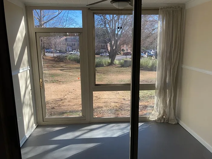 1 bed, 1.0 bath, $1,600 — Photo 2