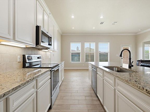 2nd image of 10109 Viola Ave