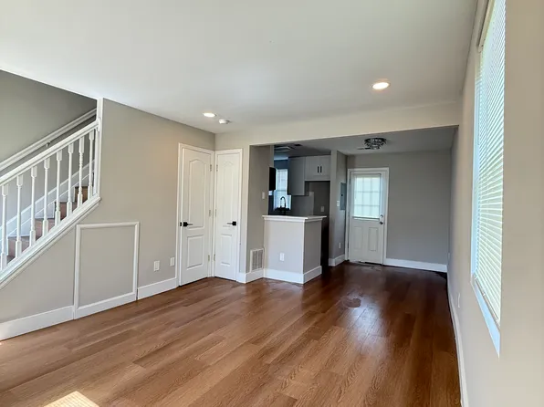 2616 Kent Village Dr, Hyattsville, MD 20785