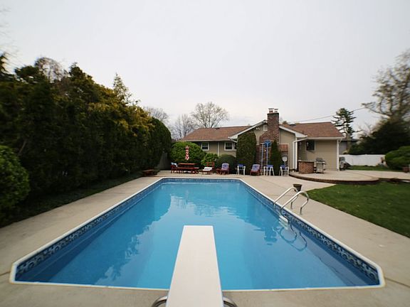5th image of 6 Troy Ct