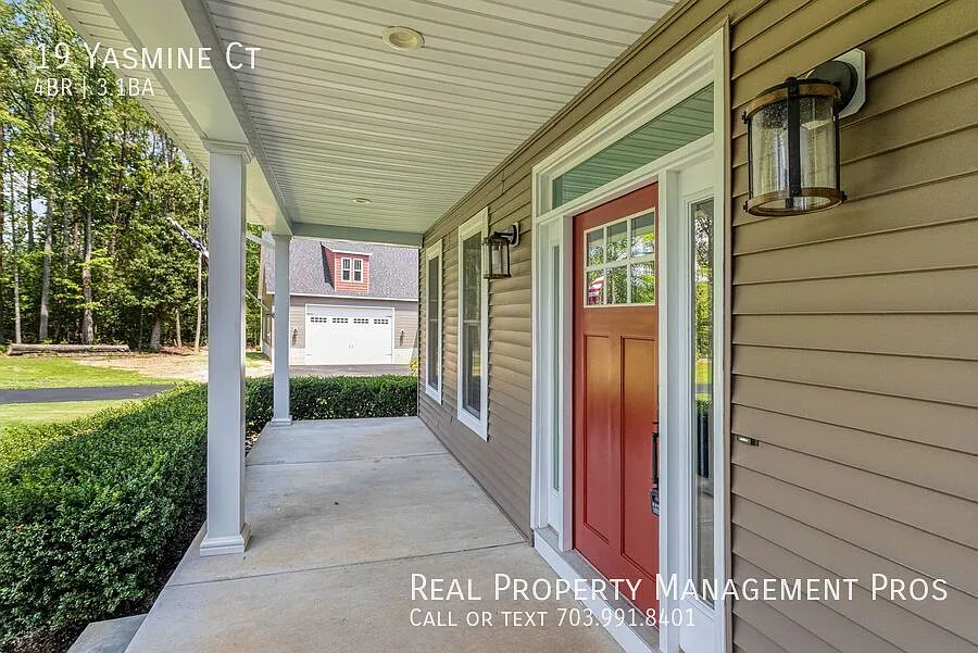 Large Custom Home on Cul-de-sac! — Photo 3