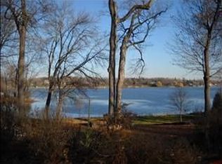 2660 Casco Point Rd, Wayzata, MN 55391