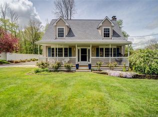 32 Hillcrest Dr, Amston, CT 06231