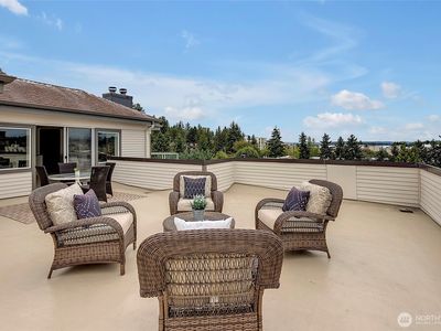 2760 76th Avenue SE #701, Mercer Island, WA, 98040