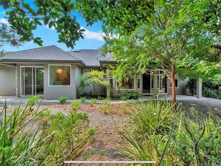1928 Wisteria Ln — Photo 23