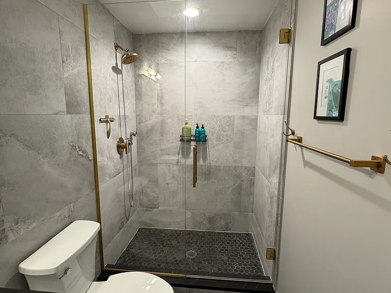 3651 N Damen Ave — Photo 10