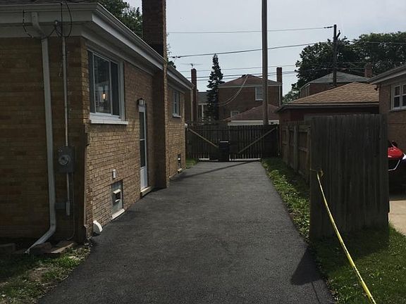 2nd image of 930 Marik Dr