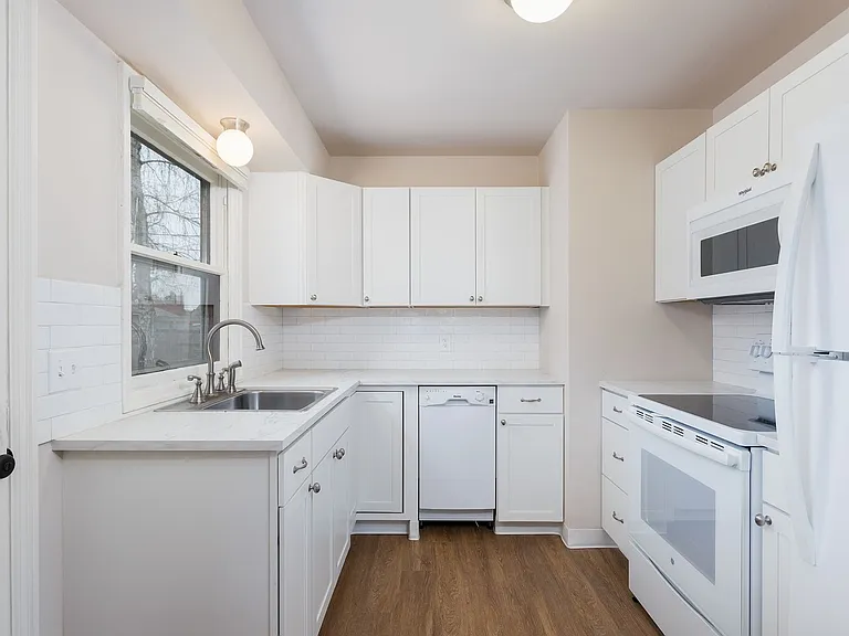 2535 NE Prescott St — Photo 2