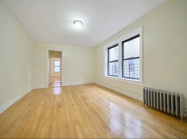 370 Fort Washington Avenue image 1 of 8