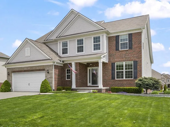 2083 Findley Cir, Lake Orion, MI 48360
