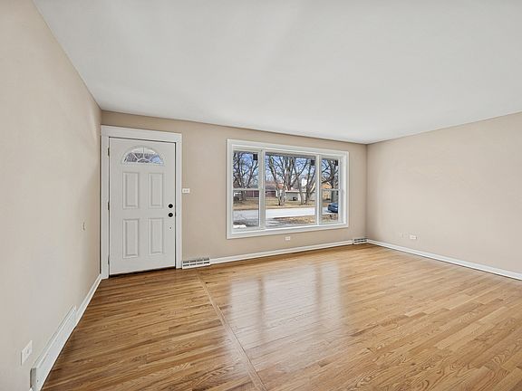 4th image of 6425 177th St