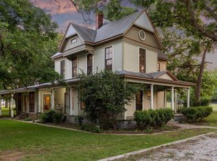 405 W Clifton St, Pilot Point, TX 76258