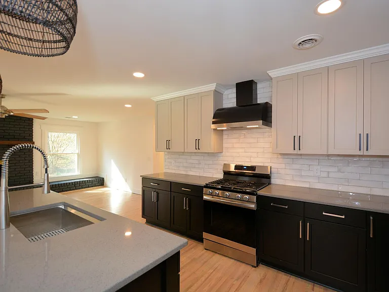 109 Edgemont Dr — Photo 17