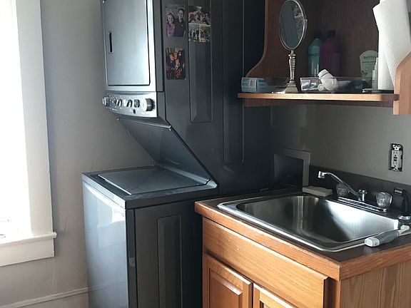 3rd image of 101 E Main St