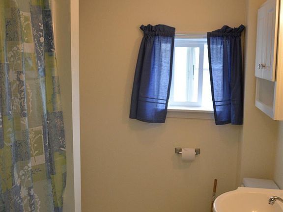 5th image of 317 Rawson Ave