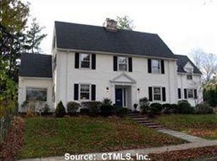 7 Golf Rd, West Hartford, CT 06117