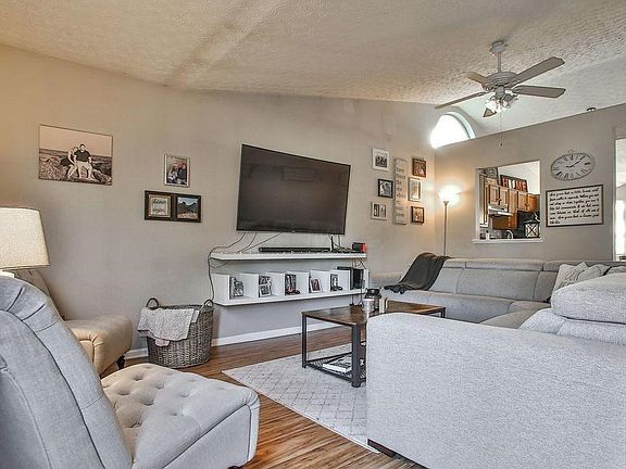 3rd image of 2428 McZand Blvd